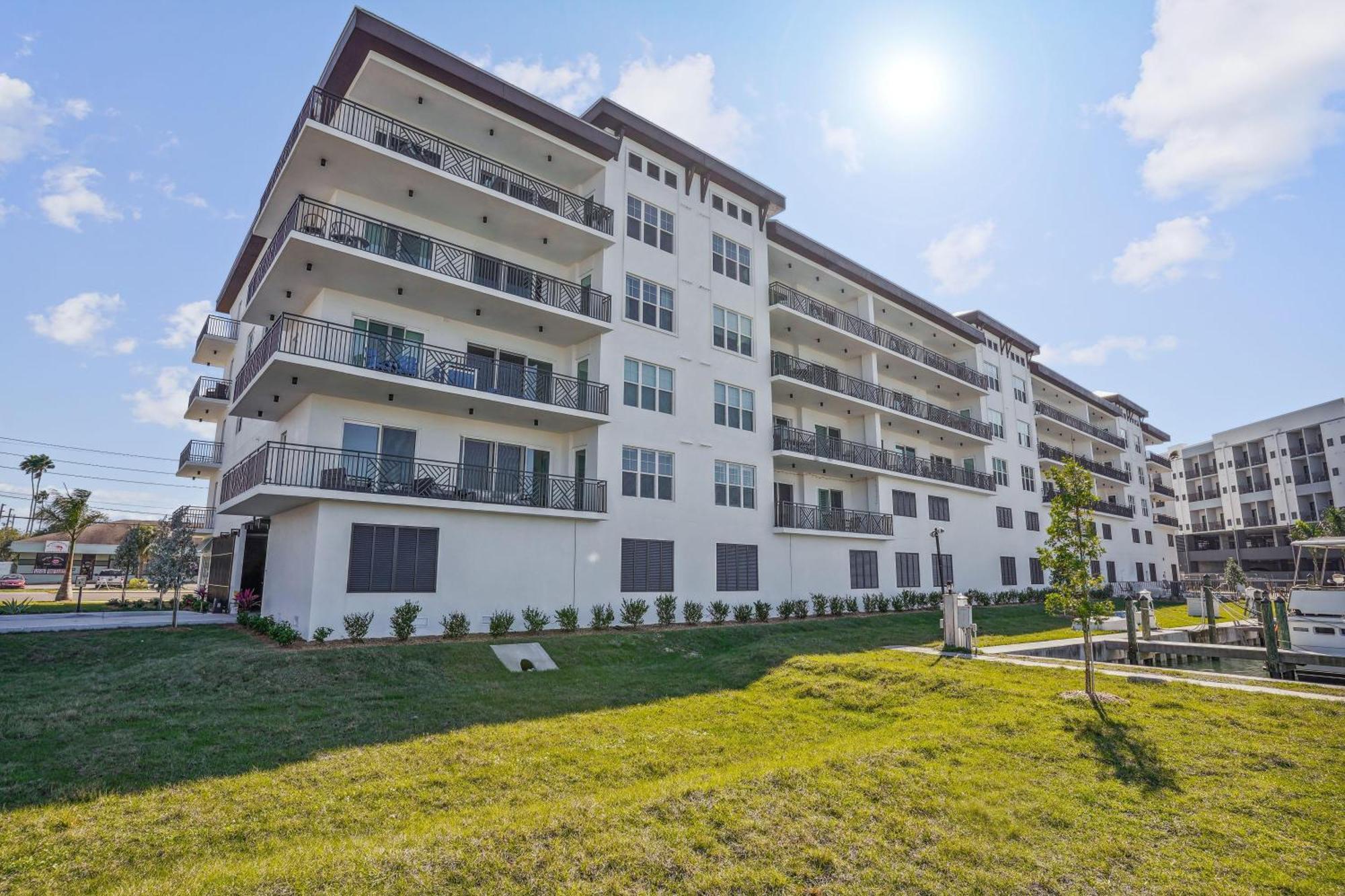 The Harbor Condo 411 - Premier St. Pete Beach Exterior photo